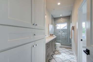 Europa-steps-Hallwaybath-380x254